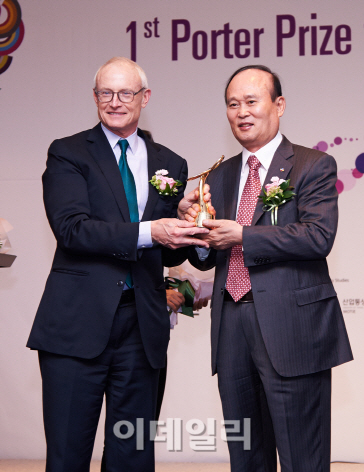 CJ, 공유가치창출 우수 기업 선정..'CSV포터상' 수상