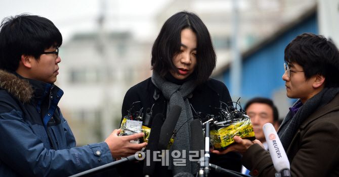 조현아 전 부사장 "'땅콩 리턴' 승무원에게 직접 사과하겠다"