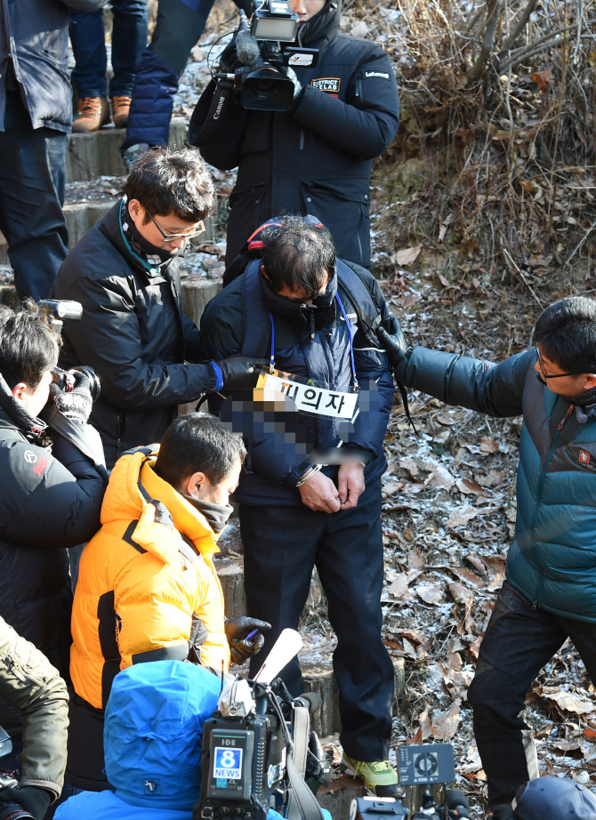 [포토] 수원 팔달산 토막살인 박춘봉 현장검증