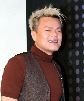 JYP 사옥 76억에 매입한 최기원 이사장 누구?..여성 재계 서열 5위