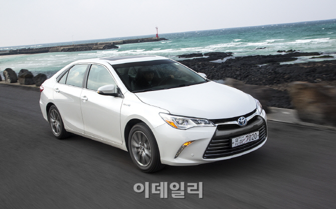 도요타 캠리 하이브리드,  美컨슈머리포트 '가치있는 신차' 1위