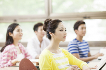 女대생들의 반전 실태, 취업할 수 있다면 '이것'도 불사