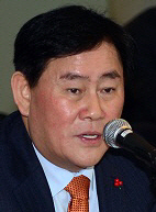 최경환 부총리 "부동산 시장 정상화 과정 밟고 있다"