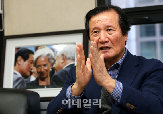 “부자·기업 지갑 열게해야 일자리 늘고 내수 살아난다”