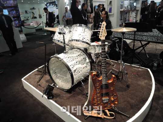 [CES 2015]3D 프린터로 만든 드럼·자전거