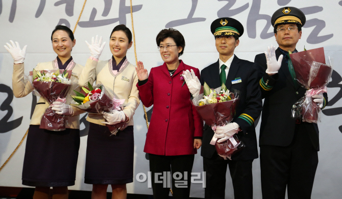 [포토]청량리발 '정선 아리랑 열차' 개통식