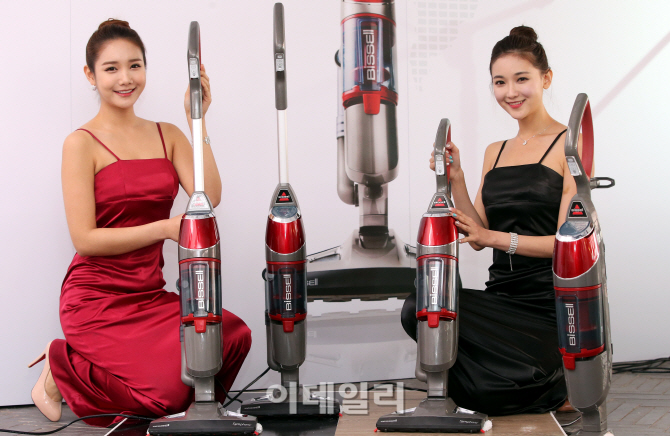 [포토]진공+살균+물걸레=비쎌 심포니 출시