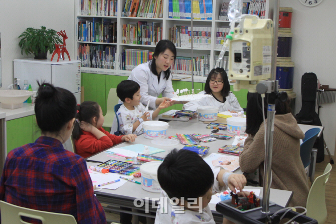 "체육수업 없어 아쉬워요" 환아들의 배움터 병원학교