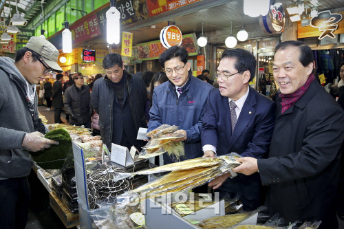 중기중앙회, 설 맞아 전통시장 장보기·사랑나눔 행사 개최