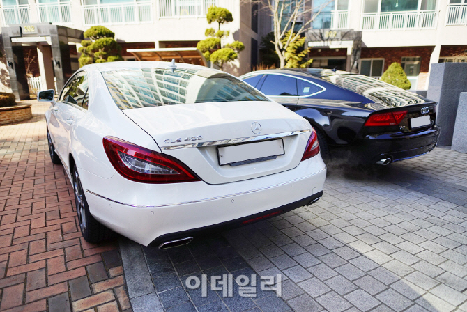 [포토] 벤츠 CLS 400 vs 아우디 A7 45TDI, 비교되는 리어램프