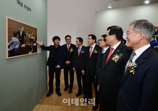 [포토]'제51회 한국보도사진전 - 빛의 기록, 그날의 기억' 개막식