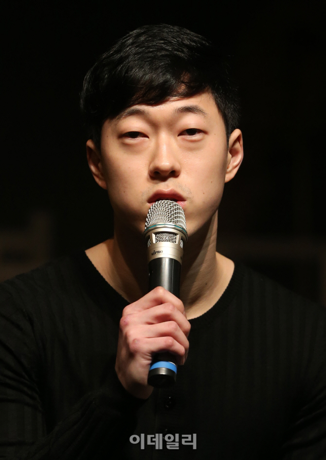 [포토]이시훈 "열심히 하겠습니다"