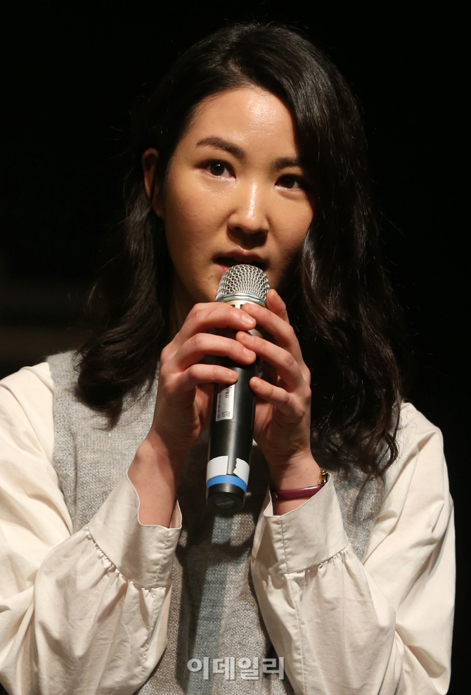 [포토]신사랑 "선배들이 잘해주셔서 감사"