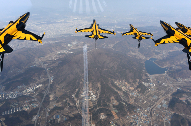  천안 상공서 블랙이글 에어쇼                                                                                                                                                                      