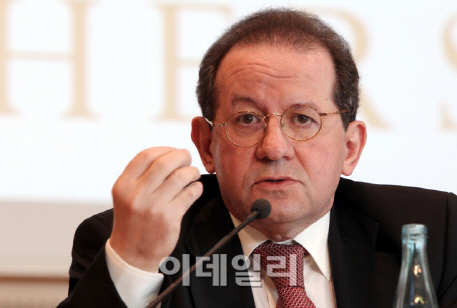 ECB 부총재 "국채 없어서 양적완화 망치는 일 없다"