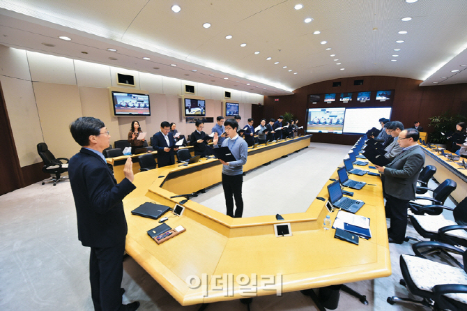 포스코 "비윤리행위 안심하고 신고하세요"