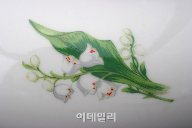 [포토]한국도자기, 박정희 전 대통령 사용하던 식기 선보여