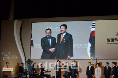 신동우 나노 대표, '철탑산업훈장' 수훈