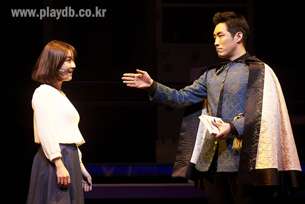 ‘환상의 세계, 남녀 누구나 공감할 수 있는 이야기’ <쓰루더도어>  