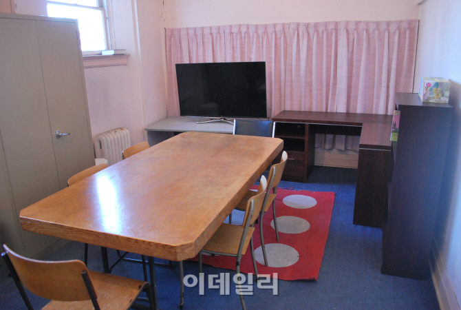 [포토]서경석-서경덕, 캐나다 토론토에 '한글 공부방' 지원-1