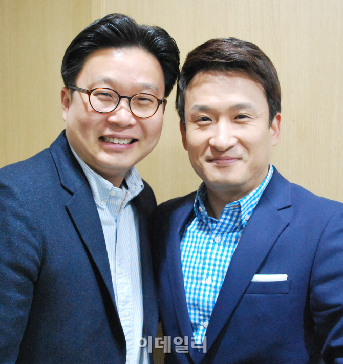 [포토]서경석-서경덕, 캐나다 토론토에 '한글 공부방' 지원-4