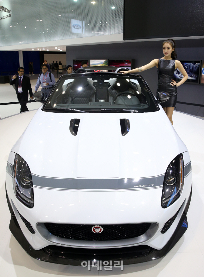 [포토]전세계 250대 한정 수제작 생산하는 'F-TYPE 프로젝트 7'