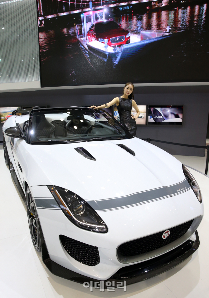 [포토]전세계 250대 한정 수제작 생산하는 'F-TYPE 프로젝트 7'