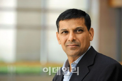 라잔 RBI 총재 "인프라 늘리다 은행 망쳐"…모디에 `쓴소리`