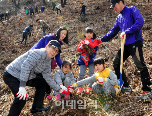 제지연합회, 곤지암 국유림에 낙엽송 2500그루 심어