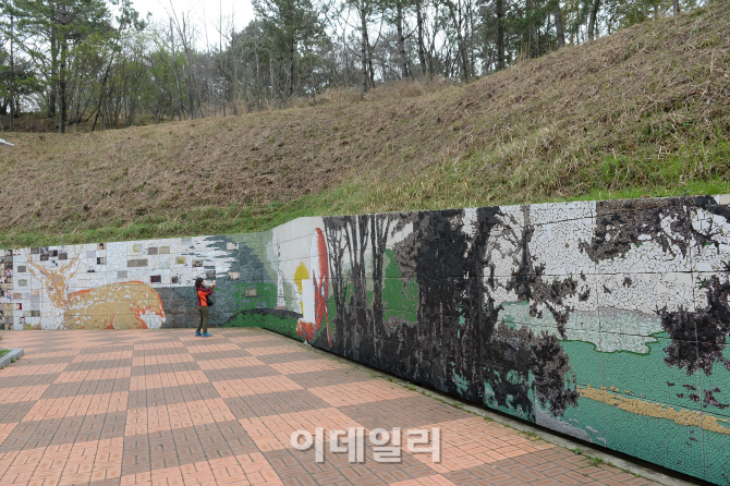 '세상 밖의 섬' 소록도에 든 봄볕