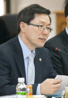 윤종록 NIPA 원장 "굴뚝산업과 ICT 융합 모델 만든다"