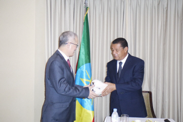성기학 회장, 에티오피아 대통령과 섬유산업 협력방안 논의