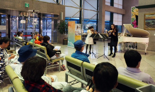 올림푸스한국, 국립암센터서 '힐링 콘서트' 진행