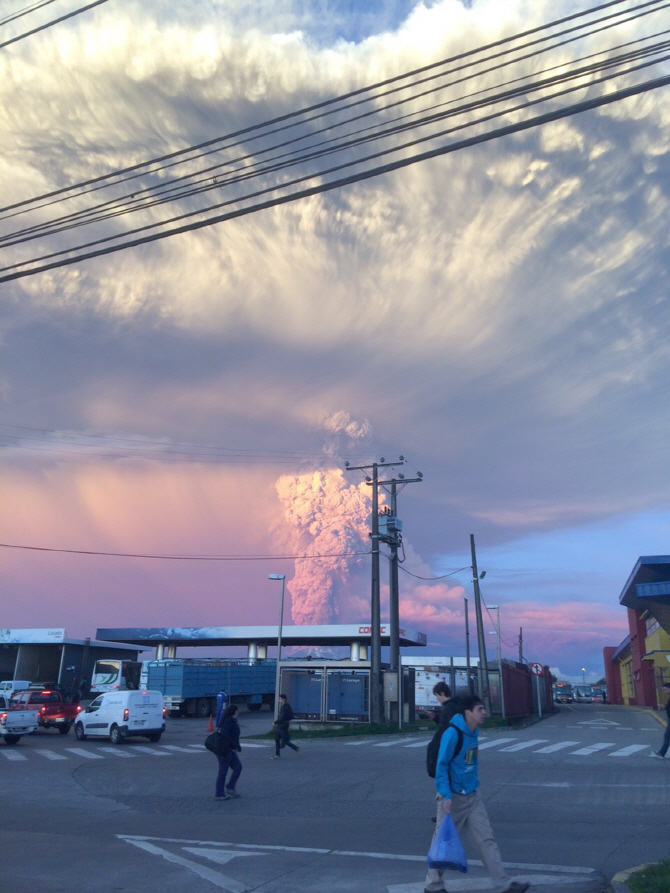  칼부코 화산 폭발, 대피하는 주민들                                                                                                                                                                
