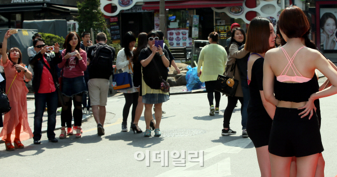 [포토]눈길 사로잡는 아찔 섹시 뒤태