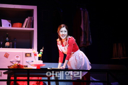 뮤지컬 '쓰루더도어' 가정의 달 맞이 반값 행사