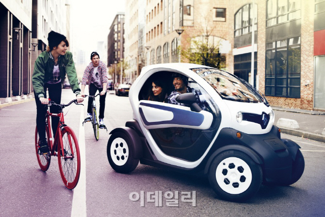 르노삼성, 초소형 전기차 '트위지' 시범 운행