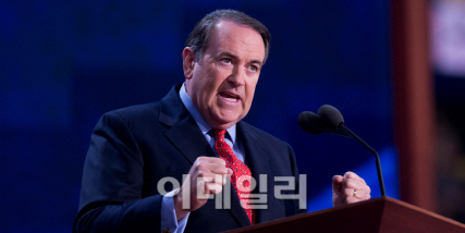 `공화당 잠룡` 허커비, 美 대선 재도전 선언