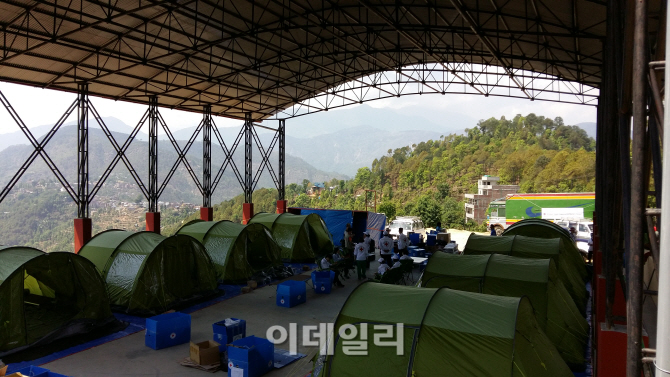 [포토]네팔 초따르 지역에 설치된 긴급의료단 베이스캠프의 모습