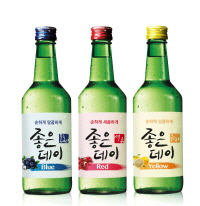 무학도 '과일 소주' 인기..좋은데이 컬러시리즈 200만개 판매