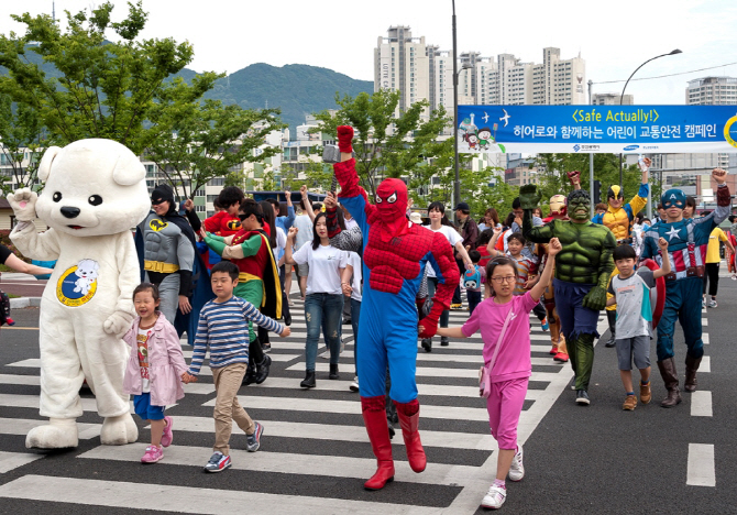 르노삼성 "히어로와 함께 어린이 교통안전 지켜요"