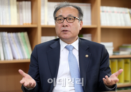 한정화 중기청장 "높은 재벌의존도가 강소기업 탄생 걸림돌"