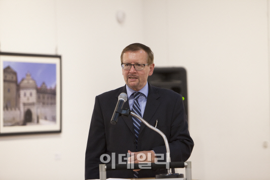 "체코 성(城)을 아시나요"…韓 수교 25주년 사진전 연 후삭 대사