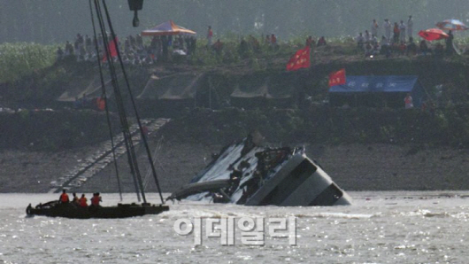 중국 당국 "양쯔강 유람선 침몰 사망·실종자 422명 확인"