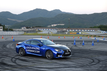 렉서스 RC F "우리도 '달리는 재미' 있어요"