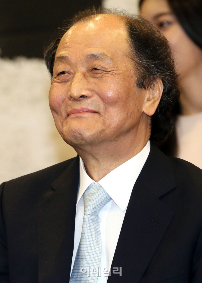 [포토]조정래 작가 '흐믓한 미소'