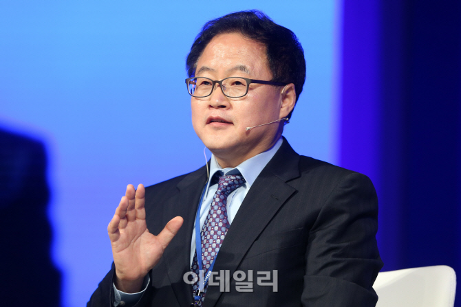 [WSF 포토]토론하는 윤준원 충북창조경제혁신센터장