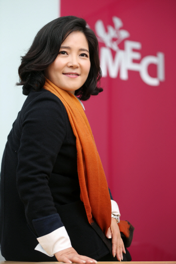 [다크호스 여성기업인]한국 콘퍼런스의 대모,김분희 대표