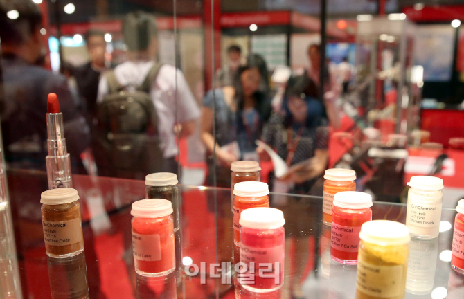 [포토]화장품 제조·유통업체 한 자리에 ‘인코스메틱스 코리아