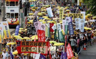 홍콩 `우산혁명` 시위대 다시 거리로…선거 개혁안 반대